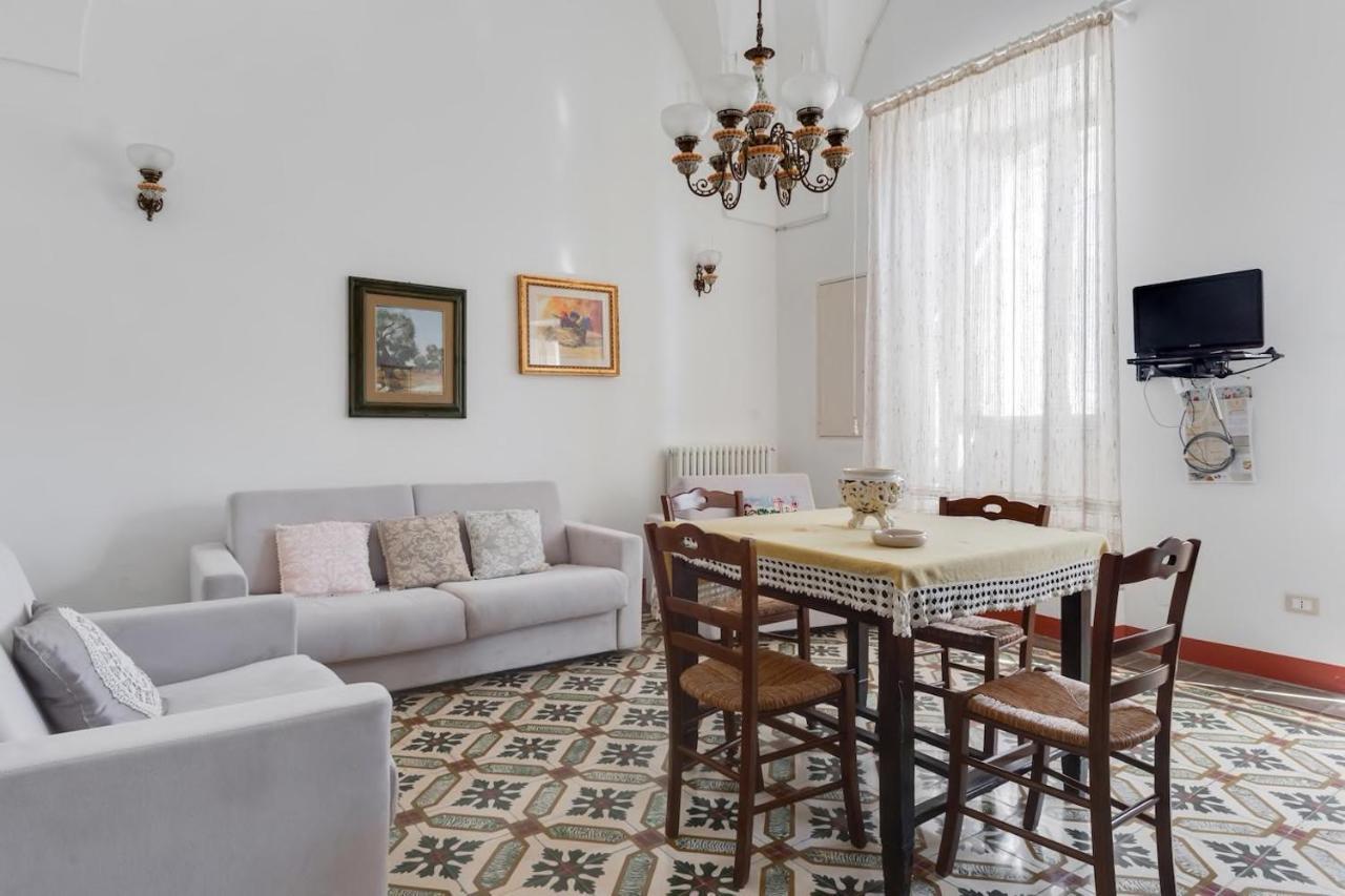Appartamento La Torre Antica Dimora Giuggianello Esterno foto